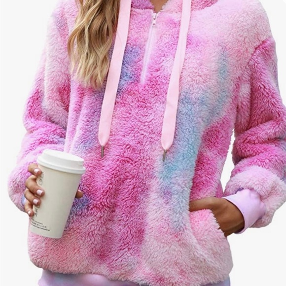 Tops - Sherpa fleece tie dye sweatshirt with zipper and hood sz L NWOT